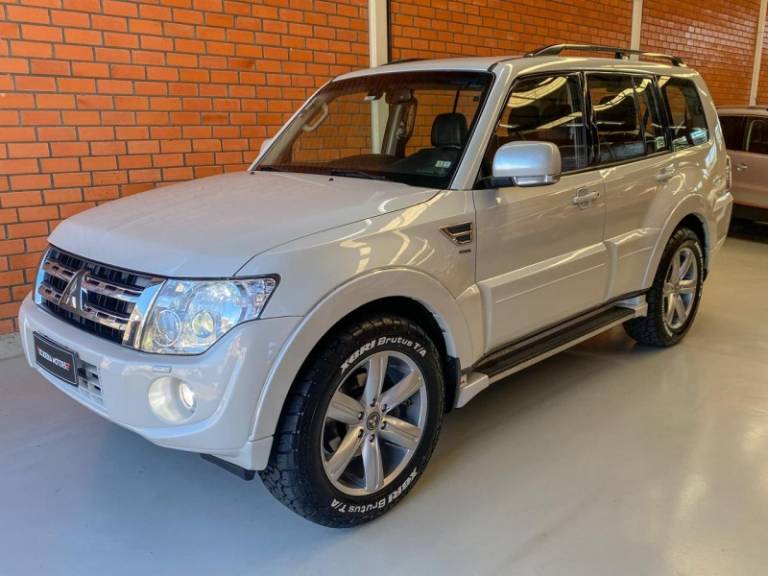 MITSUBISHI - PAJERO FULL - 2014/2014 - Branca - R$ 129.990,00