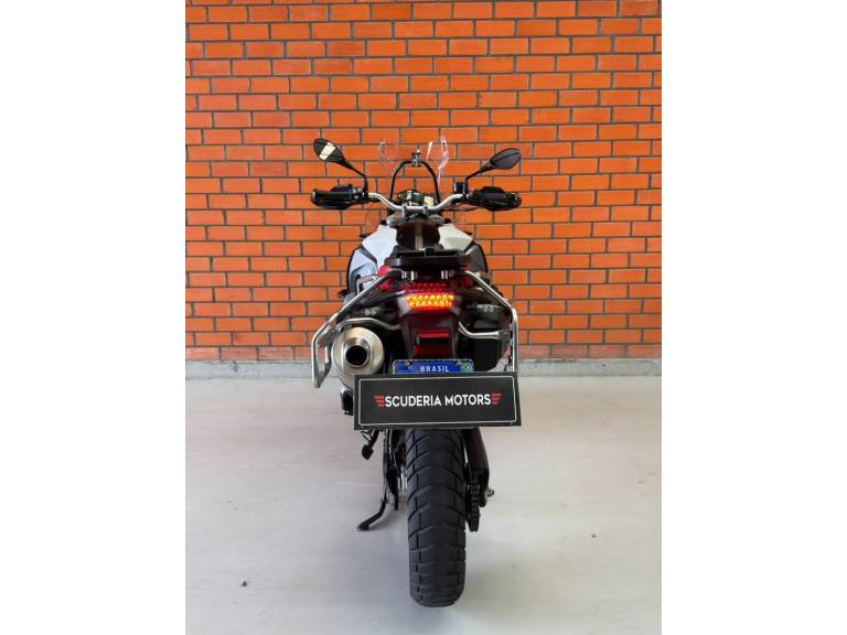 BMW - F 800 - 2015/2015 - Branca - R$ 45.990,00