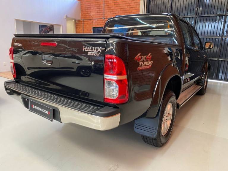 TOYOTA - HILUX - 2011/2011 - Preta - R$ 118.990,00