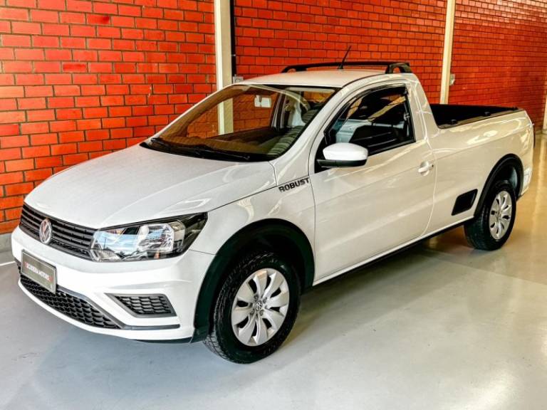 VOLKSWAGEN - SAVEIRO - 2017/2018 - Branca - R$ 58.990,00