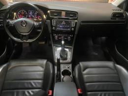 VOLKSWAGEN - GOLF - 2017/2017 - Vermelha - R$ 106.990,00