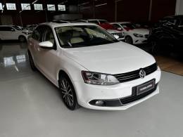 VOLKSWAGEN - JETTA - 2014/2014 - Branca - R$ 78.990,00