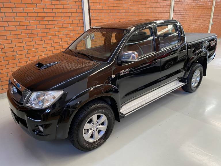 TOYOTA - HILUX - 2011/2011 - Preta - R$ 116.990,00