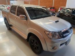 TOYOTA - HILUX - 2010/2010 - Prata - R$ 110.990,00