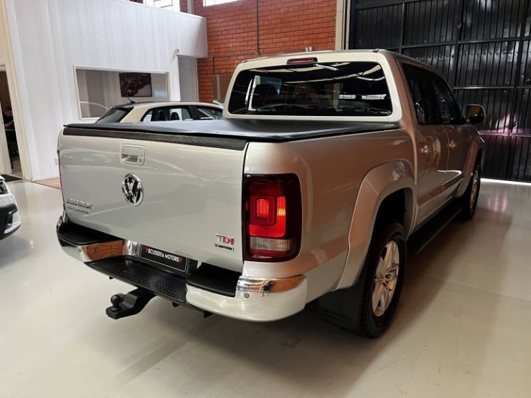 VOLKSWAGEN - AMAROK - 2017/2017 - Prata - R$ 125.990,00