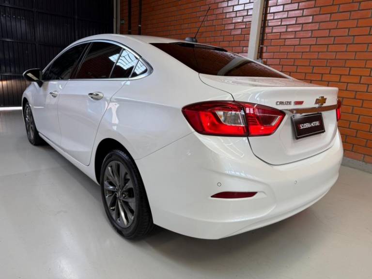 CHEVROLET - CRUZE - 2019/2019 - Branca - R$ 97.990,00