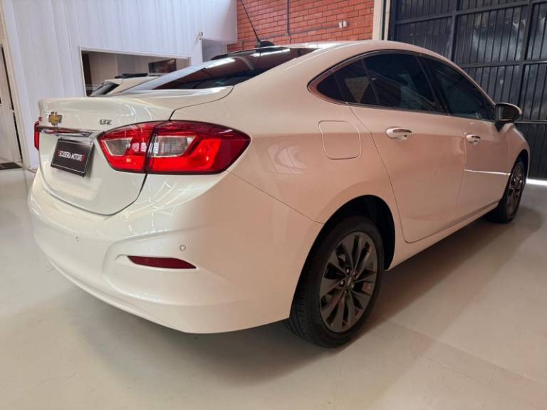 CHEVROLET - CRUZE - 2019/2019 - Branca - R$ 97.990,00