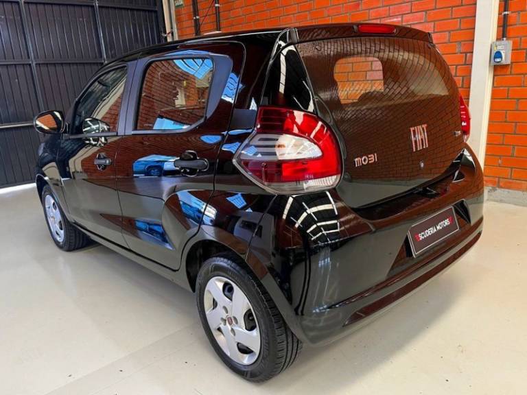 FIAT - MOBI - 2018/2019 - Preta - R$ 44.990,00