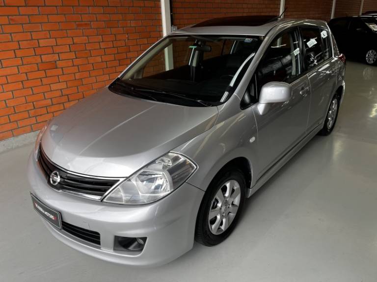 NISSAN - TIIDA - 2013/2013 - Prata - R$ 42.990,00