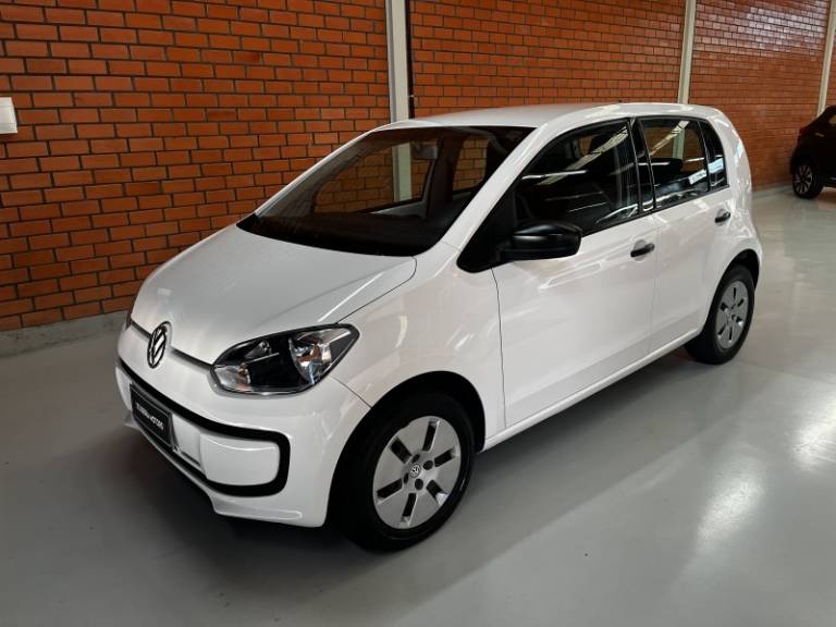 VOLKSWAGEN - UP - 2017/2017 - Branca - R$ 43.990,00