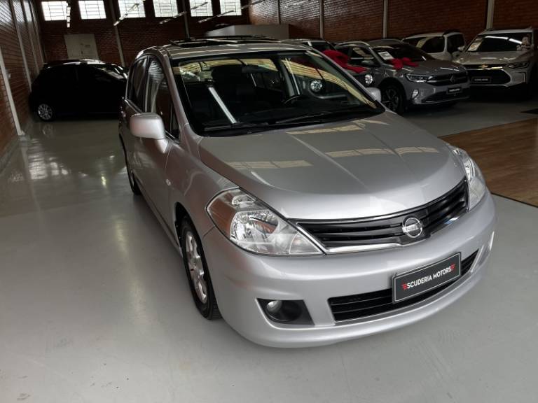 NISSAN - TIIDA - 2013/2013 - Prata - R$ 39.990,00