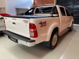 TOYOTA - HILUX - 2013/2013 - Branca - R$ 135.000,00