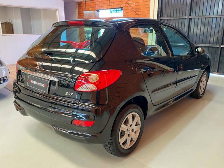 PEUGEOT - 207 - 2011/2012 - Preta - R$ 24.990,00