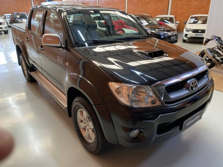 TOYOTA - HILUX - 2011/2011 - Preta - R$ 116.990,00