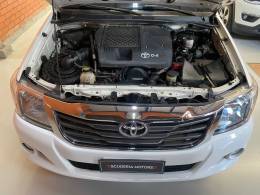 TOYOTA - HILUX - 2013/2013 - Branca - R$ 135.000,00