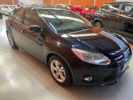 FORD - FOCUS - 2014/2014 - Preta - R$ 53.990,00