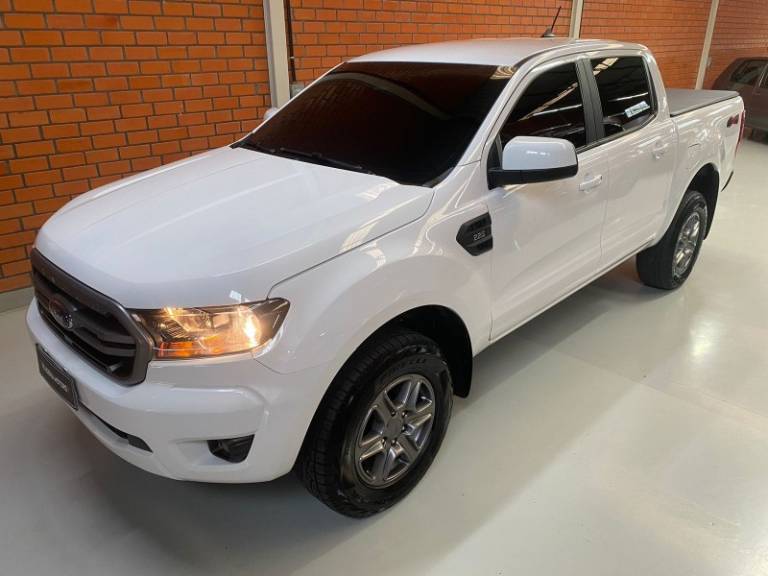 FORD - RANGER - 2022/2022 - Branca - R$ 174.990,00