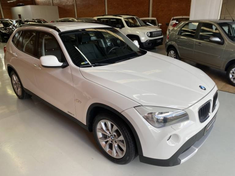 BMW - X1 - 2012/2012 - Branca - R$ 64.990,00