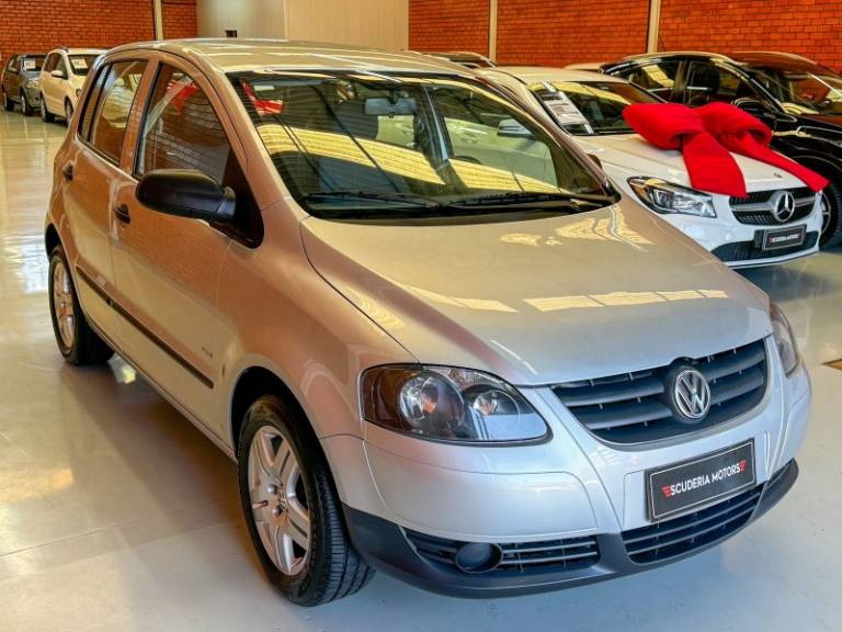 VOLKSWAGEN - FOX - 2008/2008 - Prata - R$ 31.990,00