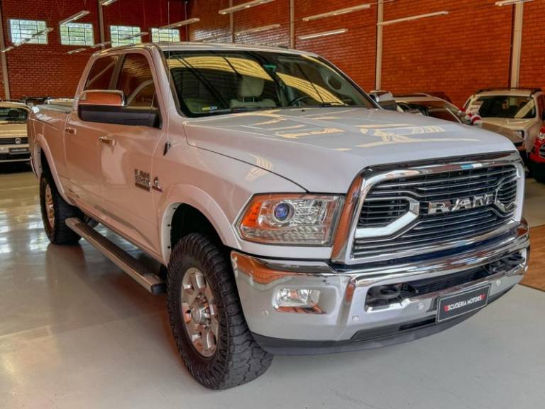 DODGE - RAM - 2018/2018 - Branca - R$ 282.990,00