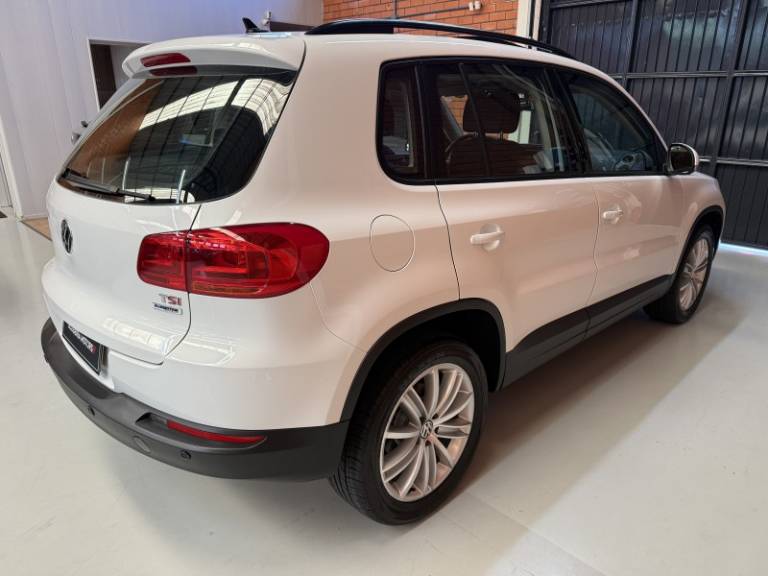 VOLKSWAGEN - TIGUAN - 2017/2017 - Branca - R$ 84.990,00