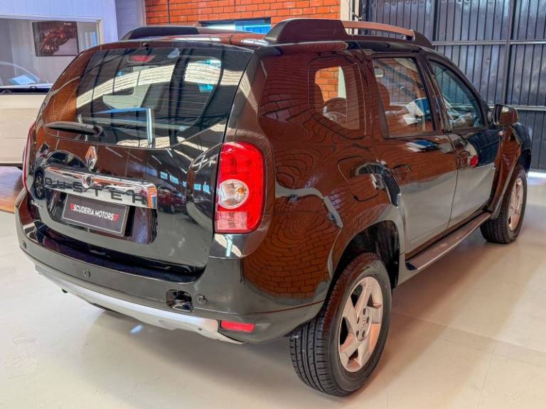 RENAULT - DUSTER - 2012/2013 - Preta - R$ 48.990,00