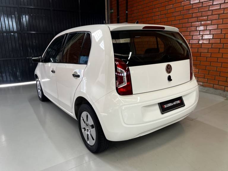 VOLKSWAGEN - UP - 2017/2017 - Branca - R$ 42.990,00