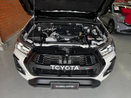 TOYOTA - HILUX - 2022/2022 - Branca - R$ 281.990,00