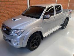 TOYOTA - HILUX - 2010/2010 - Prata - R$ 110.990,00