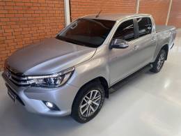 TOYOTA - HILUX - 2017/2017 - Prata - R$ 185.990,00