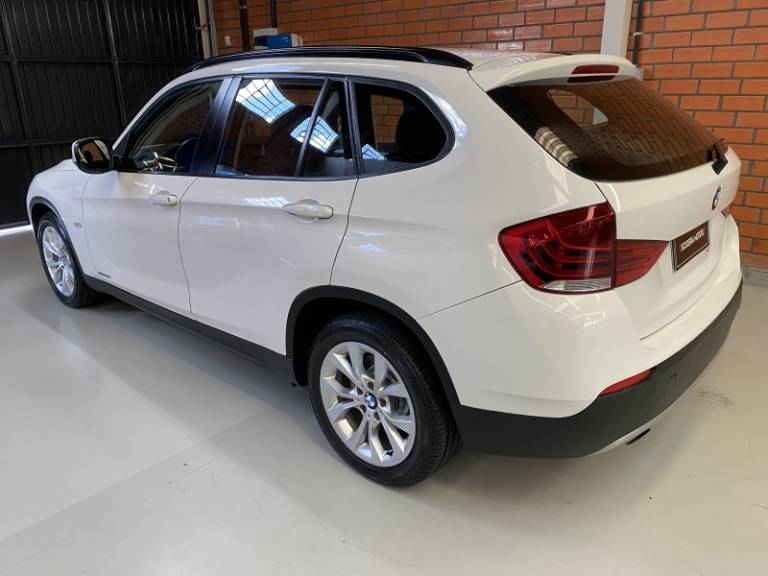 BMW - X1 - 2012/2012 - Branca - R$ 64.990,00