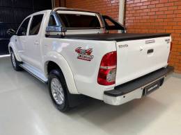 TOYOTA - HILUX - 2013/2013 - Branca - R$ 135.000,00