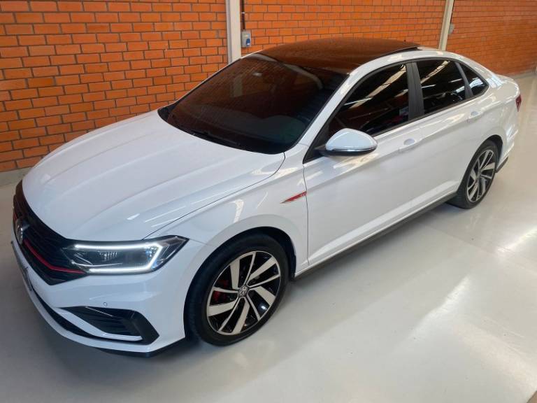 VOLKSWAGEN - JETTA - 2021/2021 - Branca - R$ 182.990,00