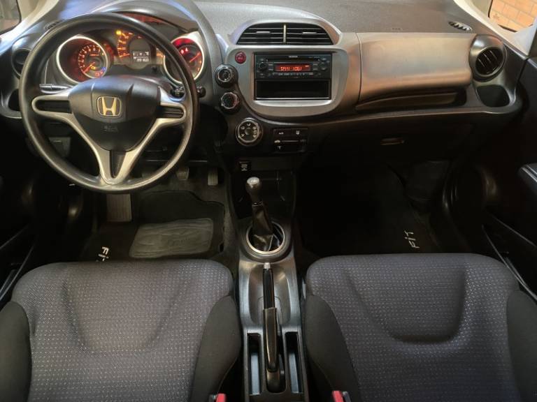 HONDA - FIT - 2010/2010 - Preta - R$ 38.990,00