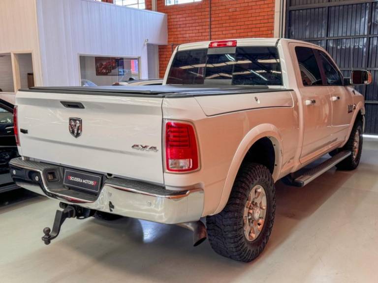 DODGE - RAM - 2018/2018 - Branca - R$ 282.990,00