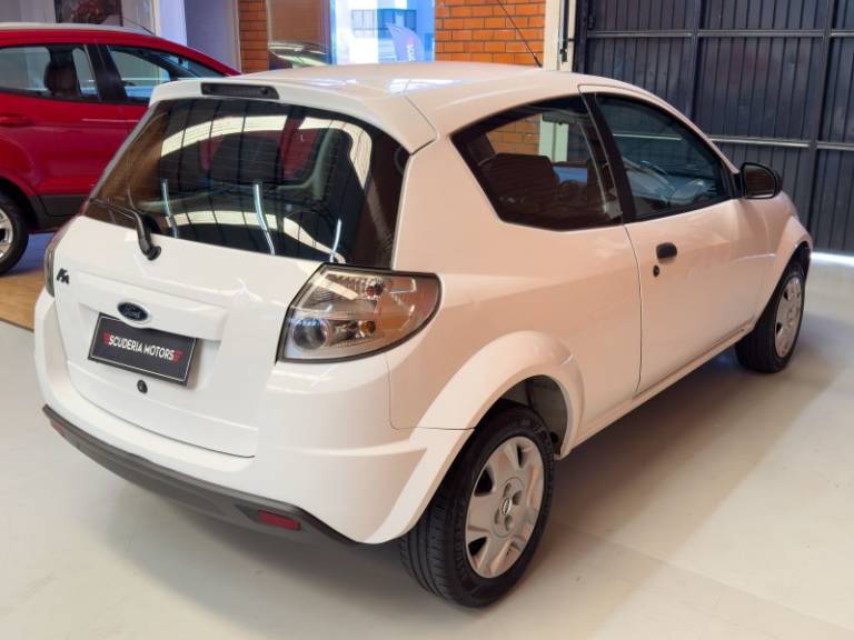 FORD - KA - 2011/2012 - Branca - R$ 24.990,00