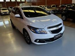 CHEVROLET - ONIX - 2014/2014 - Branca - R$ 52.990,00