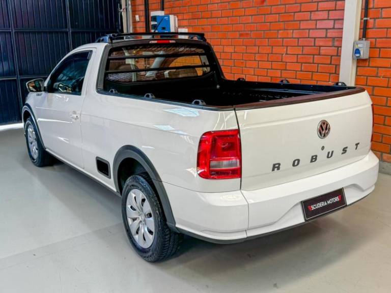 VOLKSWAGEN - SAVEIRO - 2017/2018 - Branca - R$ 58.990,00