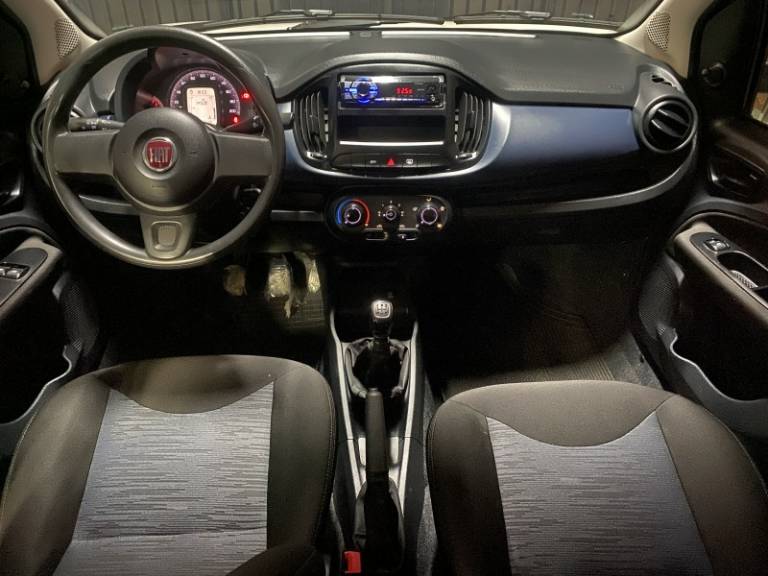 FIAT - UNO - 2018/2018 - Branca - R$ 40.990,00