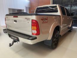 TOYOTA - HILUX - 2010/2010 - Prata - R$ 110.990,00