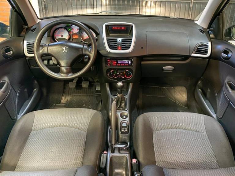 PEUGEOT - 207 - 2011/2012 - Preta - R$ 24.990,00