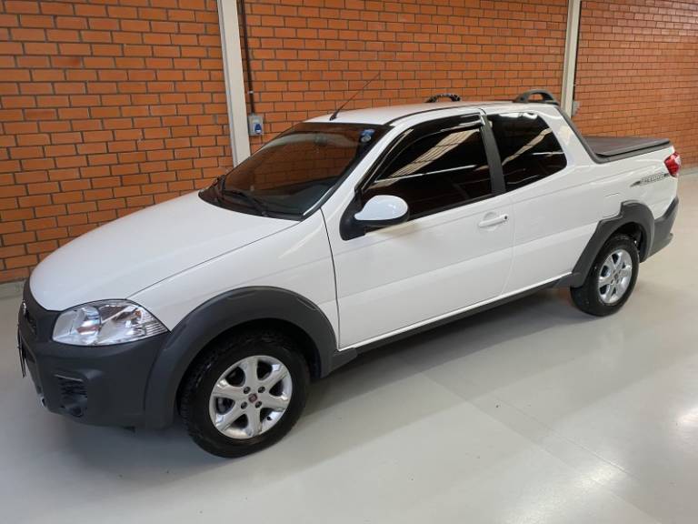 FIAT - STRADA - 2020/2020 - Branca - R$ 80.990,00