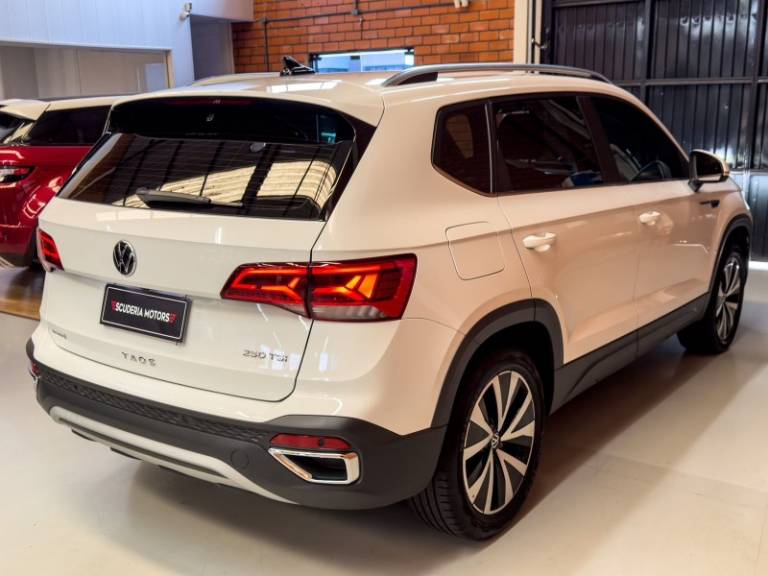 VOLKSWAGEN - TAOS - 2021/2022 - Branca - R$ 158.990,00