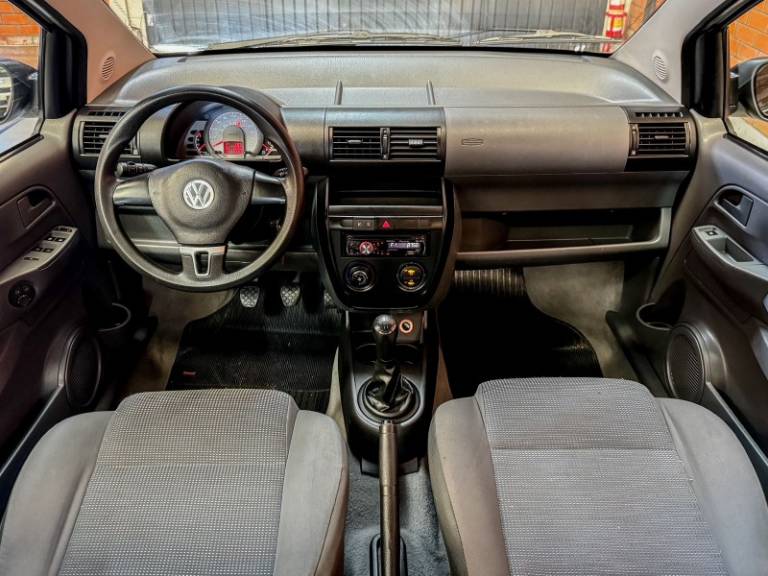 VOLKSWAGEN - FOX - 2008/2008 - Prata - R$ 31.990,00