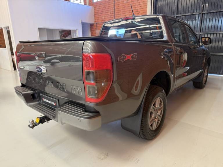 FORD - RANGER - 2021/2021 - Cinza - R$ 163.990,00