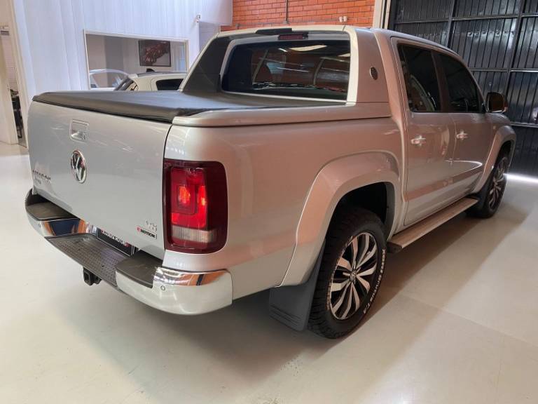 VOLKSWAGEN - AMAROK - 2020/2020 - Prata - R$ 189.990,00