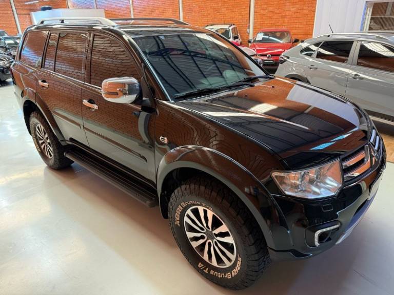 MITSUBISHI - PAJERO DAKAR - 2017/2017 - Preta - R$ 152.990,00